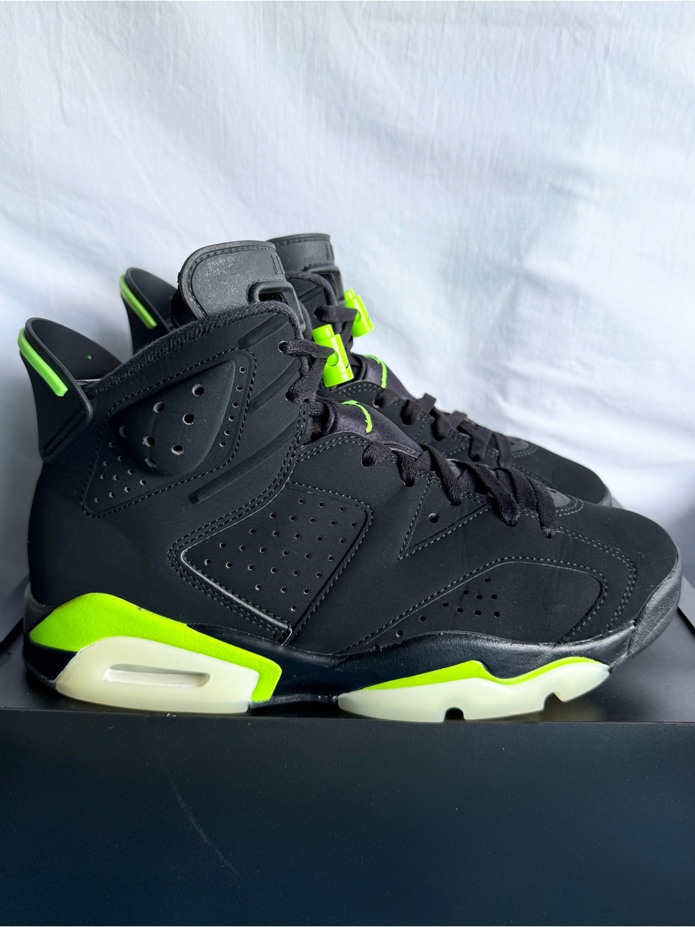 AUTHENTIC Jordan 6 Retro Electric Green size 8 CT8529-003 2021 PRE-OWNED